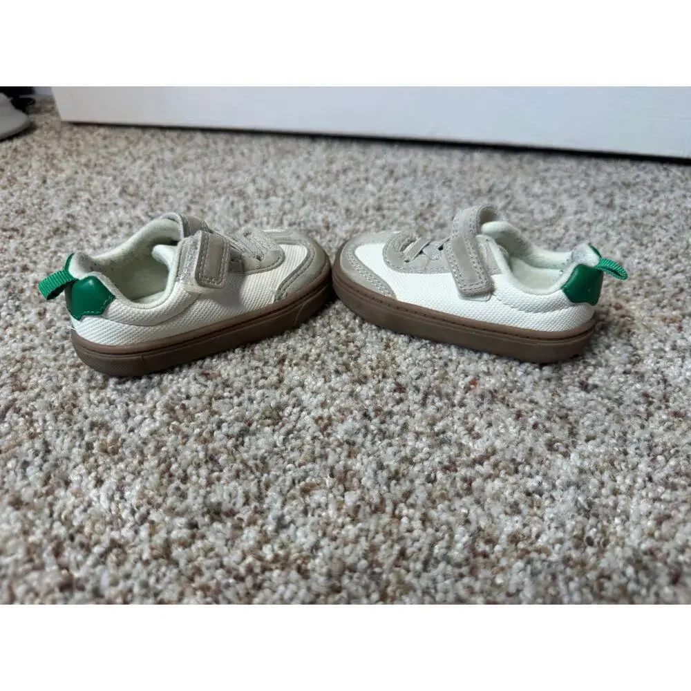Carters baby/Toddler shoes, sneakers, size 4, White, Elastic laces